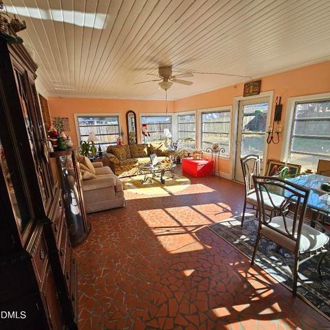 1735 Meadowbrook Lane W, Wilson, NC 27893