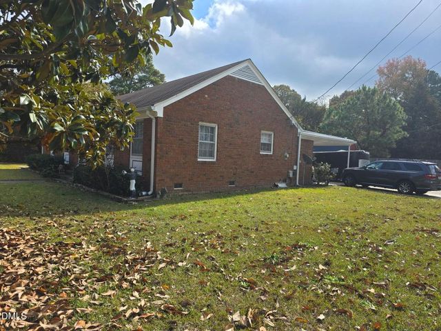 1735 Meadowbrook Lane W, Wilson, NC 27893