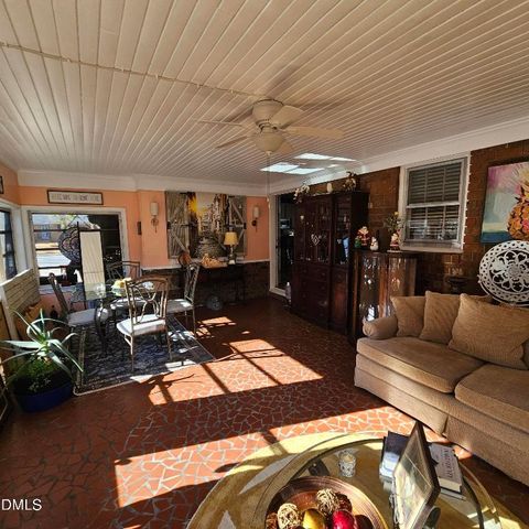 1735 Meadowbrook Lane W, Wilson, NC 27893