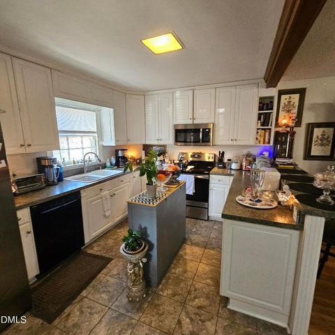 1735 Meadowbrook Lane W, Wilson, NC 27893