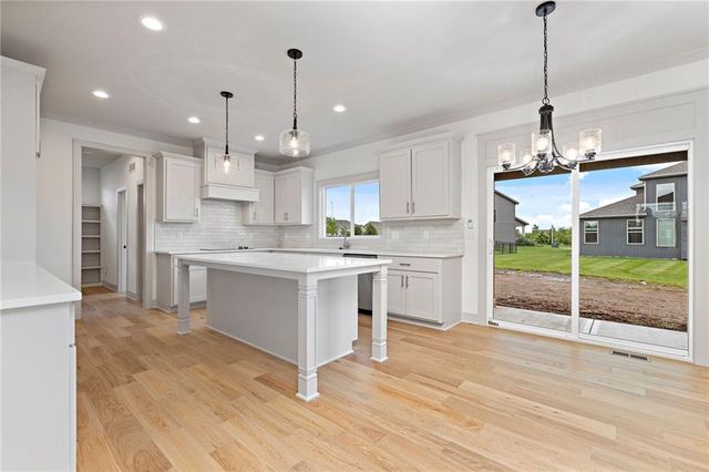 17132 W 164th Terrace, Olathe, KS 66062