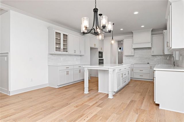 17132 W 164th Terrace, Olathe, KS 66062