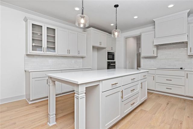 17132 W 164th Terrace, Olathe, KS 66062