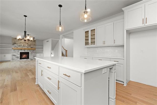 17132 W 164th Terrace, Olathe, KS 66062