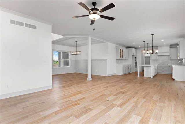 17132 W 164th Terrace, Olathe, KS 66062