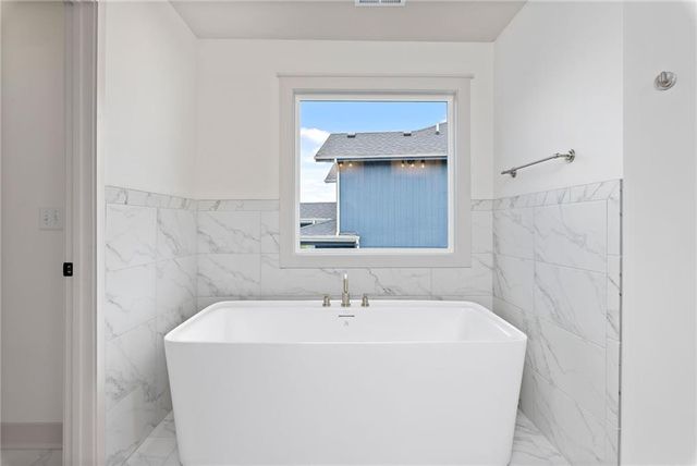 17132 W 164th Terrace, Olathe, KS 66062