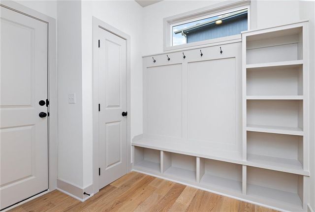 17132 W 164th Terrace, Olathe, KS 66062