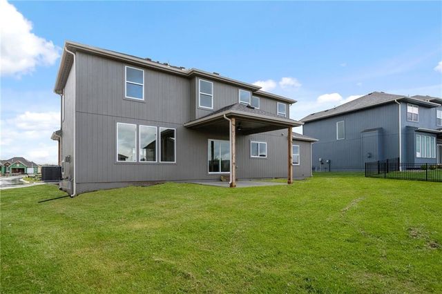 17132 W 164th Terrace, Olathe, KS 66062