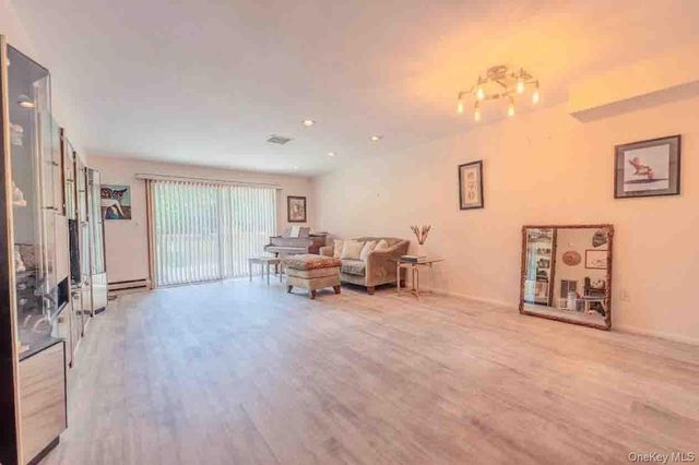 2355 Pershing Boulevard 704, Baldwin, NY 11510