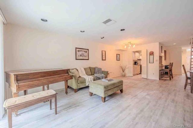 2355 Pershing Boulevard 704, Baldwin, NY 11510