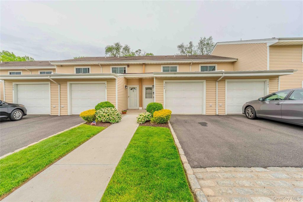 2355 Pershing Boulevard 704, Baldwin, NY 11510