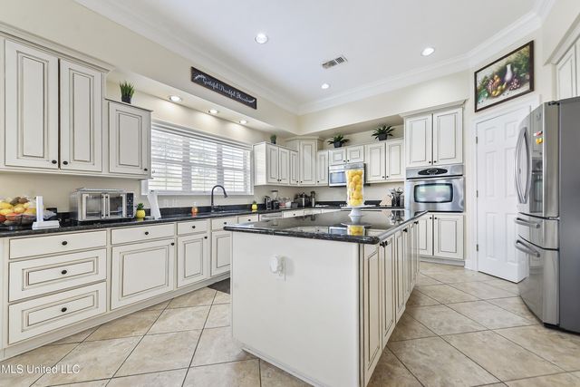 2013 Pointe Clear Drive, Biloxi, MS 39531