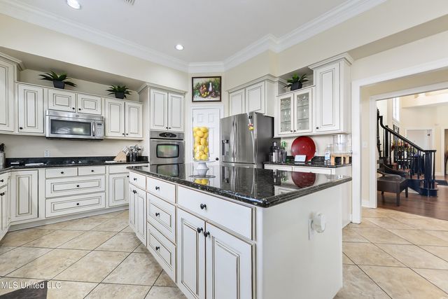 2013 Pointe Clear Drive, Biloxi, MS 39531