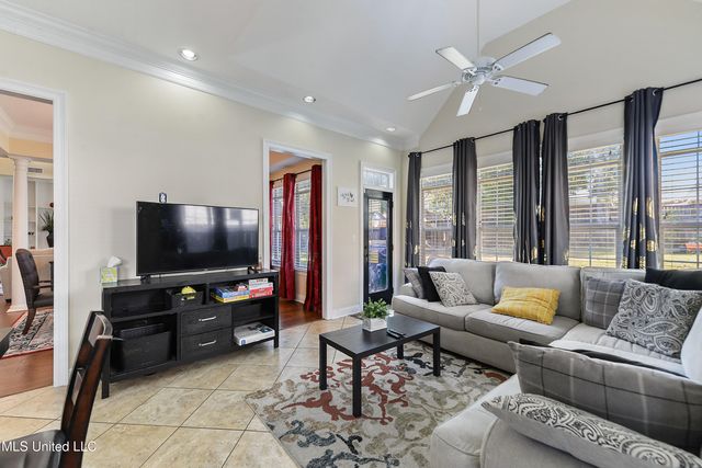 2013 Pointe Clear Drive, Biloxi, MS 39531