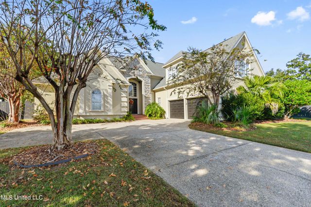 2013 Pointe Clear Drive, Biloxi, MS 39531