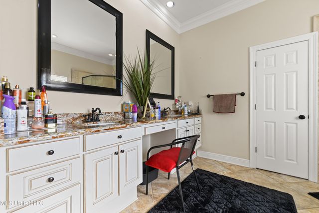 2013 Pointe Clear Drive, Biloxi, MS 39531