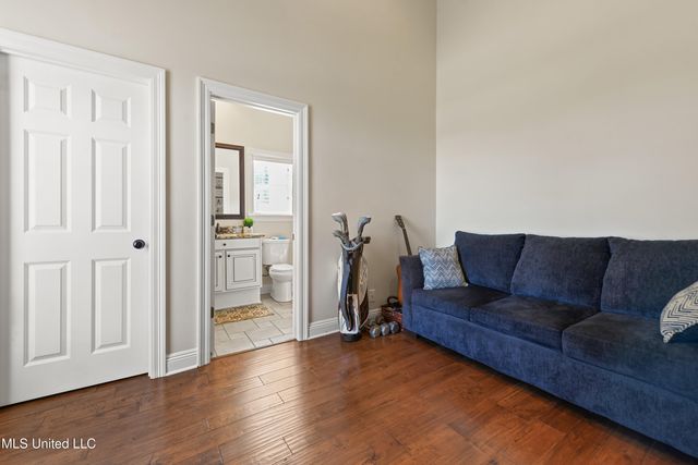 2013 Pointe Clear Drive, Biloxi, MS 39531