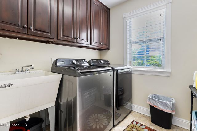 2013 Pointe Clear Drive, Biloxi, MS 39531