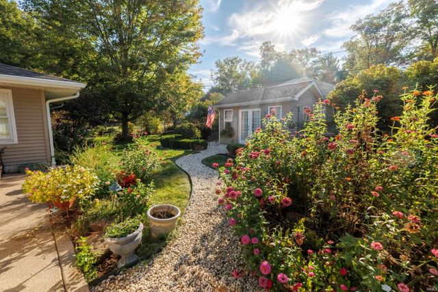 2545 Grandview Drive, Vincennes, IN 47591