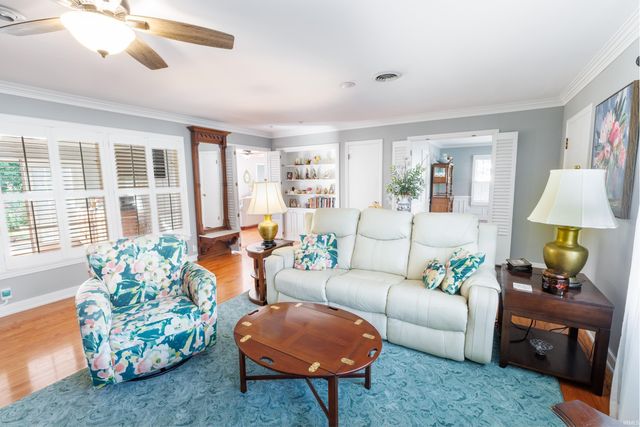 2545 Grandview Drive, Vincennes, IN 47591