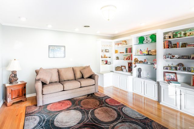 2545 Grandview Drive, Vincennes, IN 47591