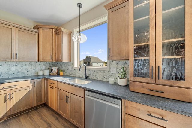 8395 159st Street, Savage, MN 55378