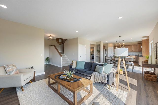 8395 159st Street, Savage, MN 55378