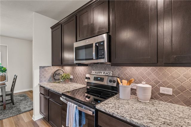 2216 Johnny Lyon Court, Bryan, TX 77807