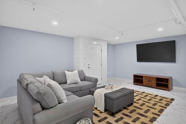 8 Bank Street UNIT 8, Eastham, MA 02642