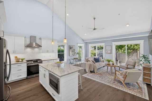 8 Bank Street UNIT 8, Eastham, MA 02642