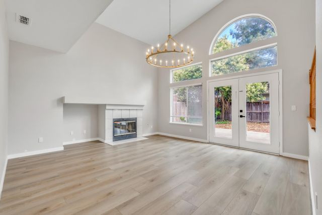 6937 Hollybrook Dr, Sacramento, CA 95823