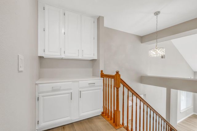 6937 Hollybrook Dr, Sacramento, CA 95823