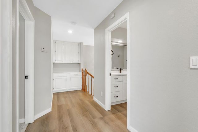 6937 Hollybrook Dr, Sacramento, CA 95823