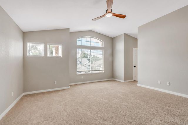 6937 Hollybrook Dr, Sacramento, CA 95823