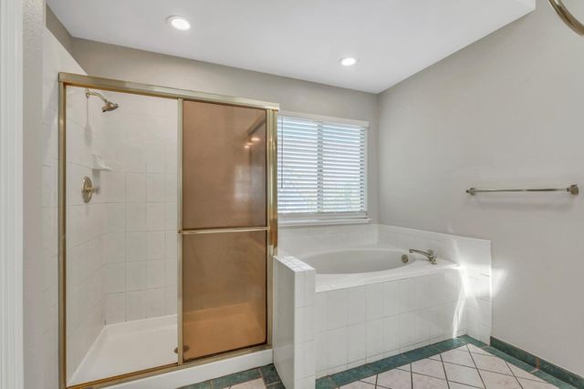 6937 Hollybrook Dr, Sacramento, CA 95823