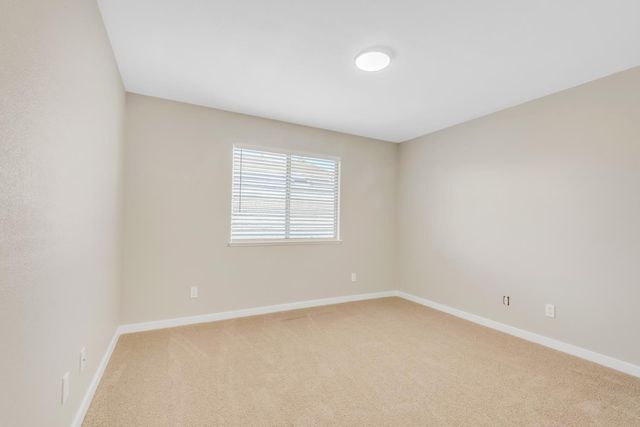 6937 Hollybrook Dr, Sacramento, CA 95823