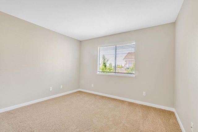 6937 Hollybrook Dr, Sacramento, CA 95823