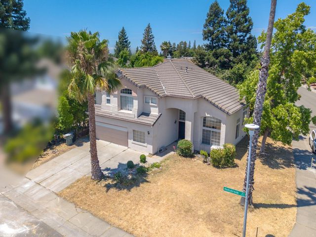 6937 Hollybrook Dr, Sacramento, CA 95823
