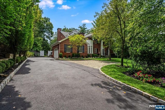 294 Oakwood Road, Englewood, NJ 07631