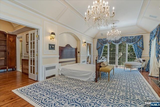 294 Oakwood Road, Englewood, NJ 07631