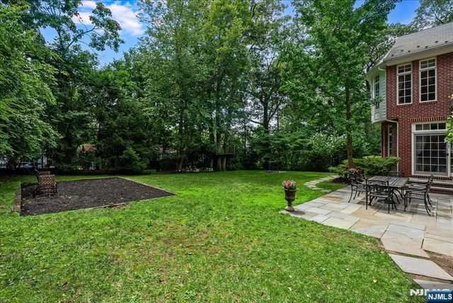 294 Oakwood Road, Englewood, NJ 07631