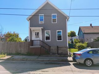 182 North St, New Bedford, MA 02740
