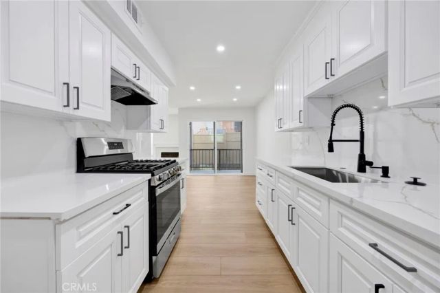 17303 Chatsworth Street 4, Granada Hills, CA 91344