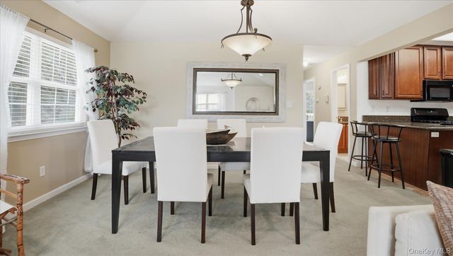 1504 Aerie Way 1504, East Quogue, NY 11942