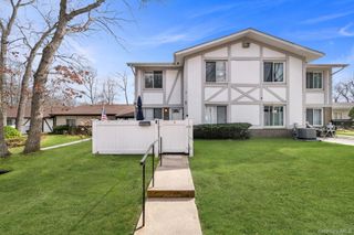 8 Birchwood Road, Medford, NY 11763