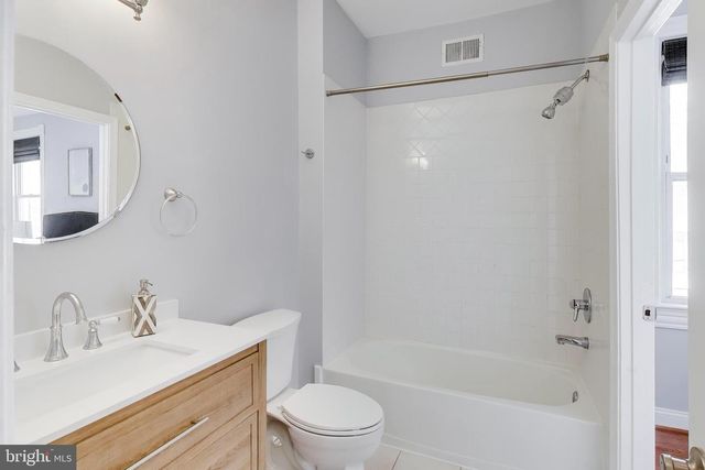 1006 OTIS PL NW, Washington, DC 20010