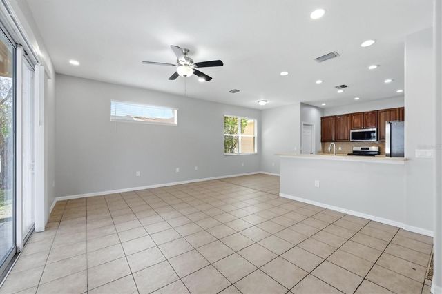 4266 67TH AVENUE CIRCLE E, Sarasota, FL 34243