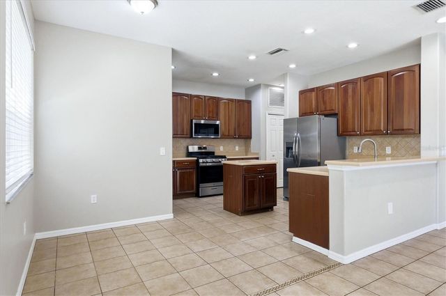 4266 67TH AVENUE CIRCLE E, Sarasota, FL 34243