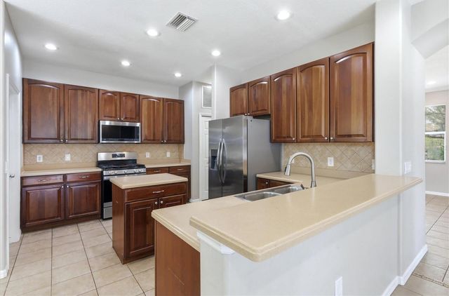 4266 67TH AVENUE CIRCLE E, Sarasota, FL 34243