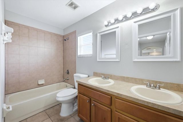 4266 67TH AVENUE CIRCLE E, Sarasota, FL 34243